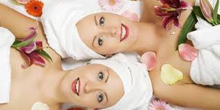 Bitkisel süt toniği ile cilt bakımı